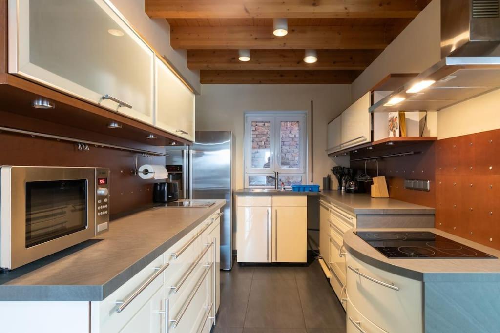 Maisonette-Wohnung Mit 5 Schlafzimmern 보스타트 외부 사진