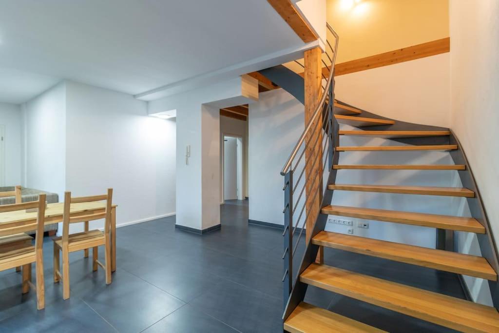Maisonette-Wohnung Mit 5 Schlafzimmern 보스타트 외부 사진